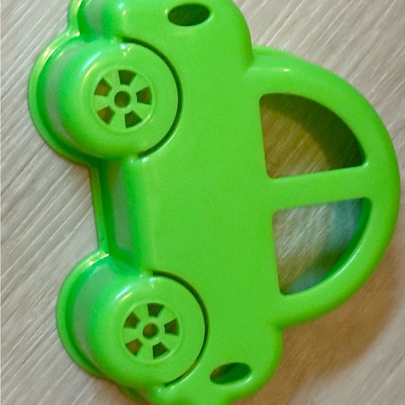 Cartoon Car Sandwich Cutter Mold – Fun Kids Bento Accessory, Green Stencil - Picture 9 of 15